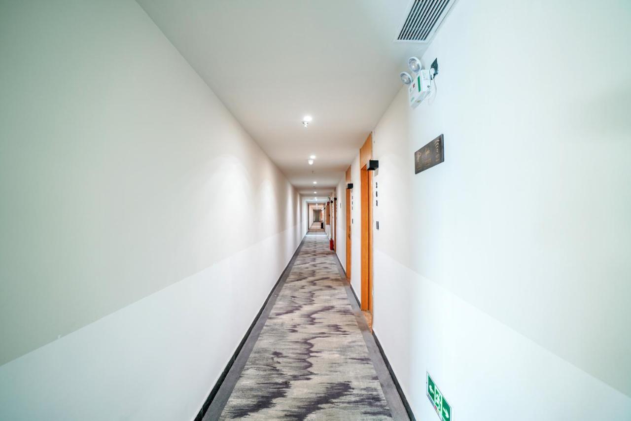 轻住悦享酒店 （白云国际机场人和地铁站店） 广州 外观 照片