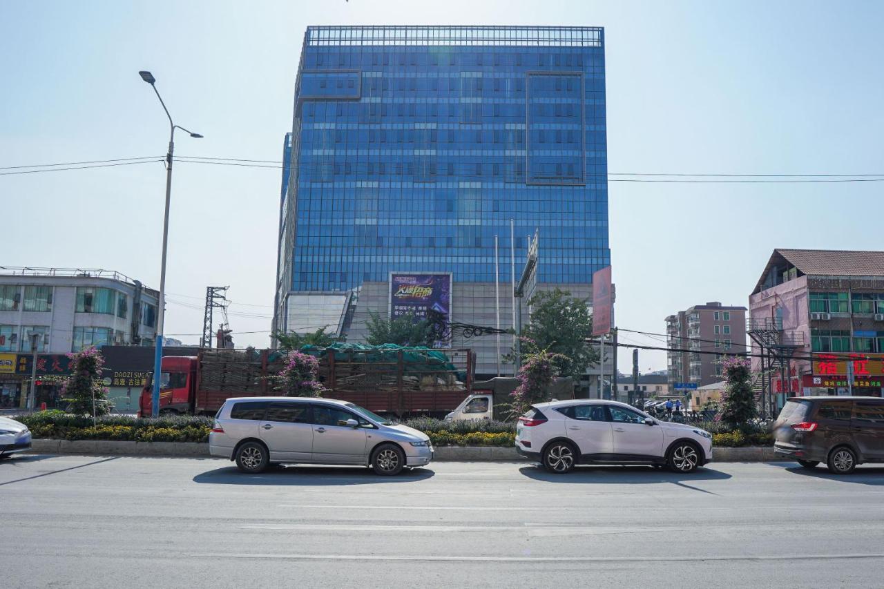 轻住悦享酒店 （白云国际机场人和地铁站店） 广州 外观 照片